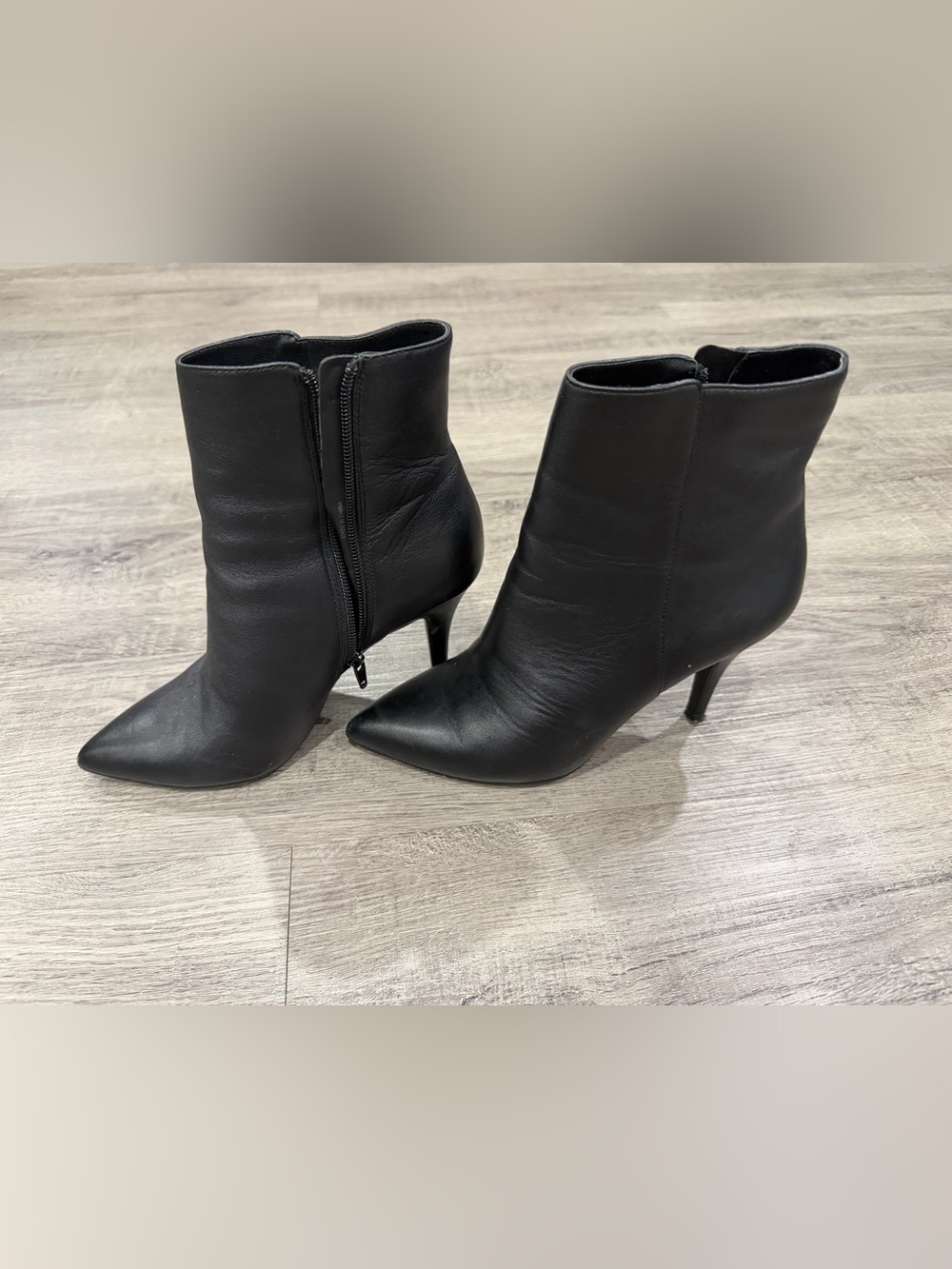 NWOT Le Chateau Black Pointed Toe Stiletto Ankle Boots